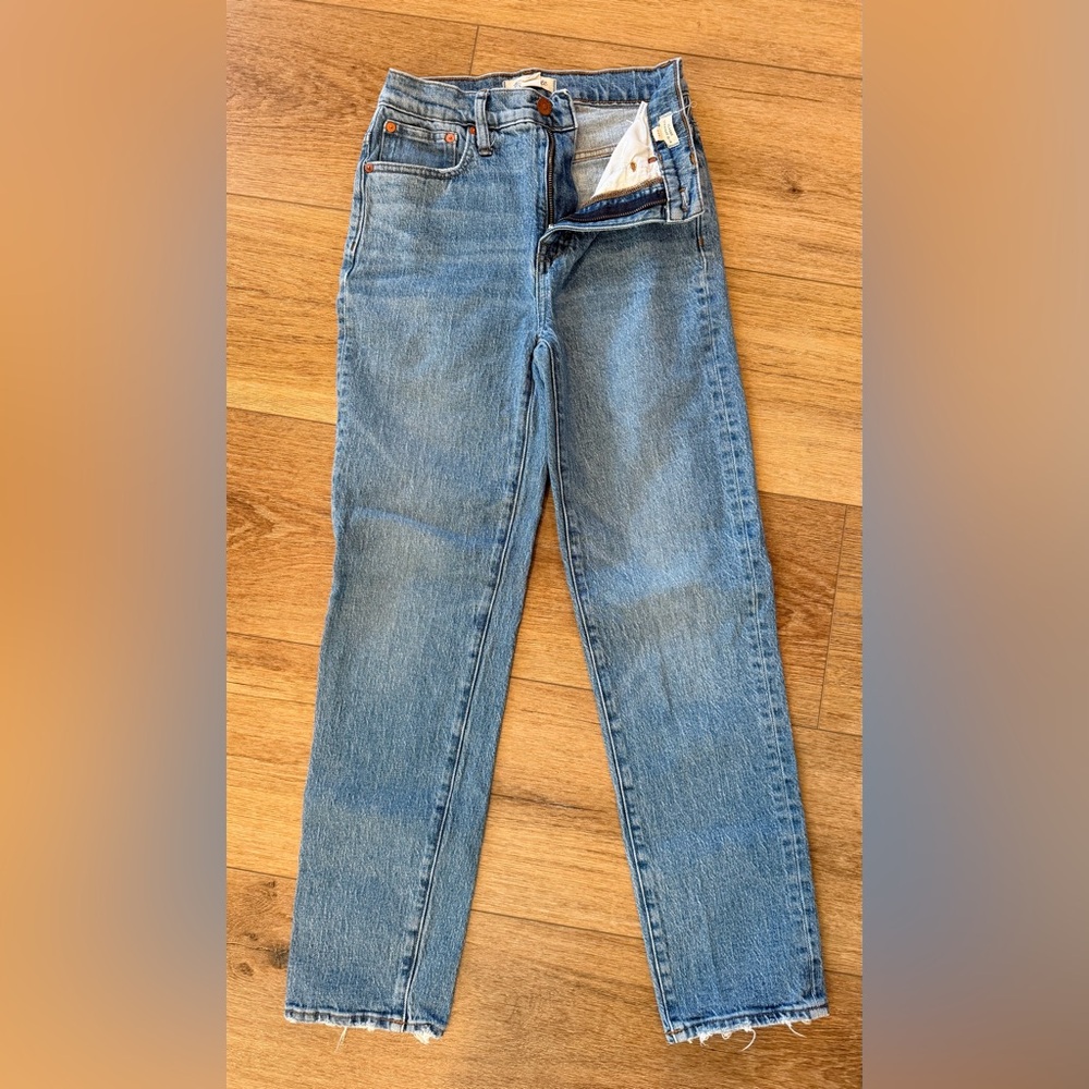 Madewell High-Rise Straight Jeans in Light Denim